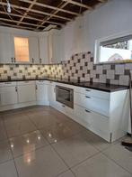 Hoekkeuken Wit met Inbouwapparatuur - MOET WEG!, Huis en Inrichting, Keuken | Complete keukens, Ophalen of Verzenden, Gebruikt