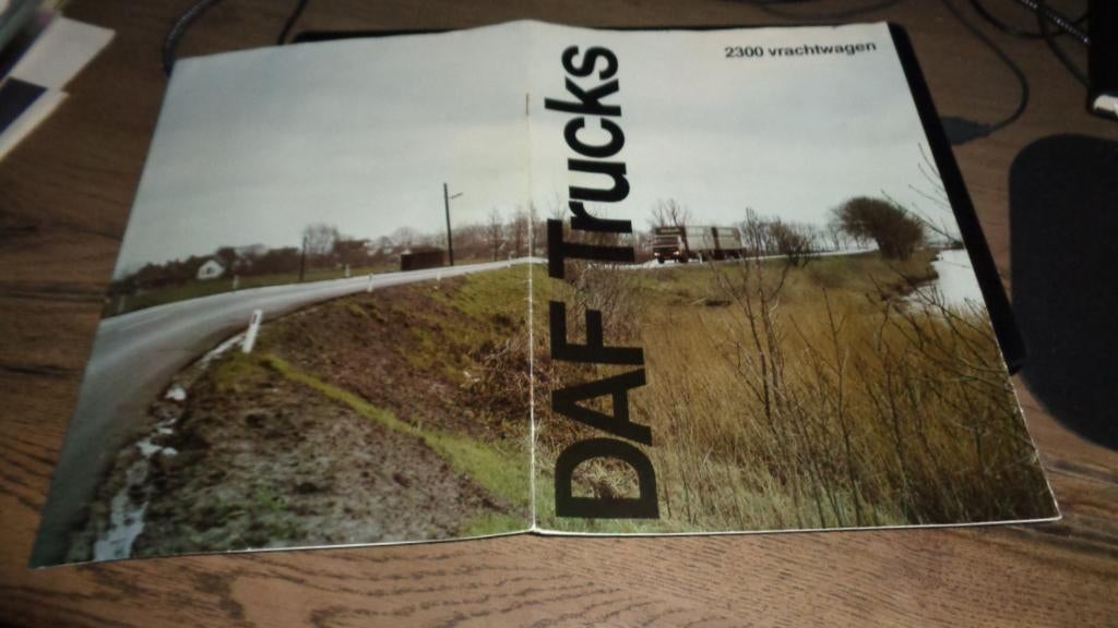 Folder  DAF  2300  VRACHTWAGEN, Boeken, Verzenden, Zo goed als nieuw, Overige merken