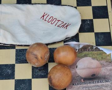 Klootschieten. Klootzak & 3 kloten. + spelregels.  beschikbaar voor biedingen