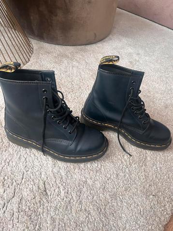 Dr. Martens 1460 smooth maat 40 beschikbaar voor biedingen