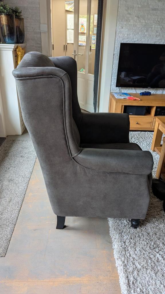 Fijne nubuck leder fauteuil, Huis en Inrichting, Fauteuils, Zo goed als nieuw, Leer, 75 tot 100 cm, 75 tot 100 cm, Ophalen