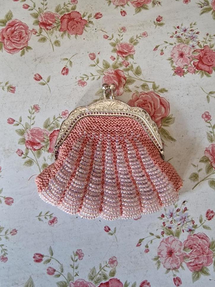 Oud roze kralen beugeltasje, Antiek en Kunst, Antiek | Kleding en Accessoires, Ophalen of Verzenden