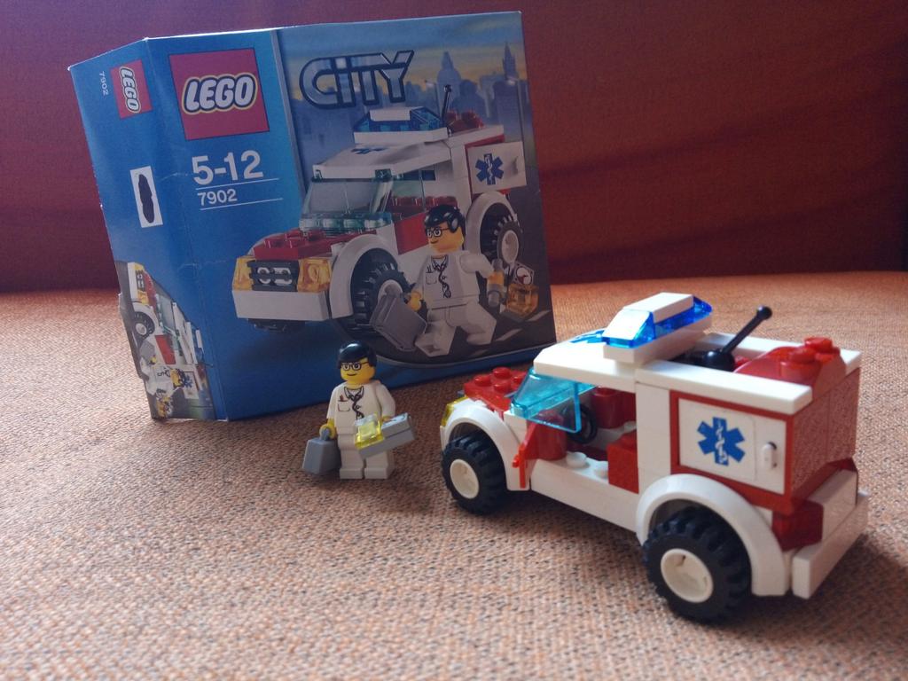 Ambulance Lego 7902, nieuwstaat., Kinderen en Baby's, Speelgoed | Duplo en Lego, Ophalen of Verzenden, Zo goed als nieuw