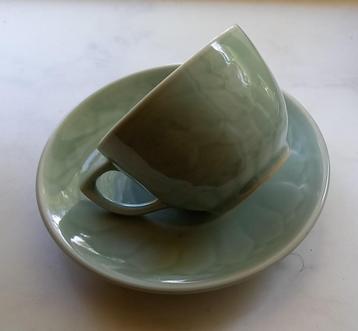 Vintage Chinese kop en schotel Celadon Koi-vis  beschikbaar voor biedingen