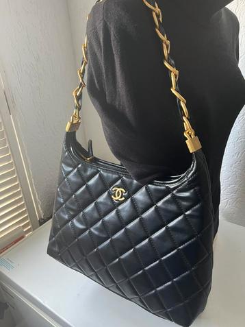 Chanel schoudertas beschikbaar voor biedingen