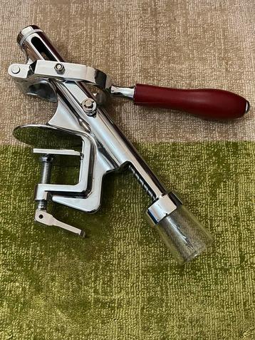 Vintage Wijnopener met Tafelklem beschikbaar voor biedingen