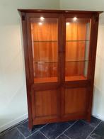Kersenhouten vitrinekast met verlichting en geslepen glas ., Ophalen, Zo goed als nieuw, Glas, 150 tot 200 cm