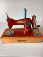 Vintage USSR Naaimachine - Decoratief Object, Ophalen of Verzenden