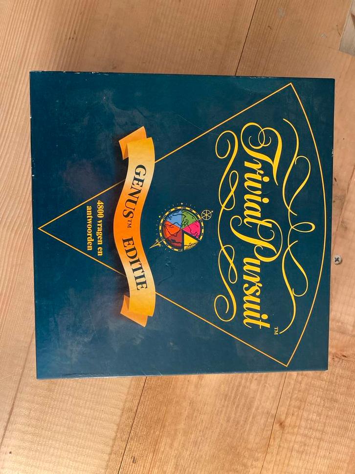 Trivial Pursuit Genus Editie - Bordspel, Hobby en Vrije tijd, Gezelschapsspellen | Bordspellen, Gebruikt, Een of twee spelers