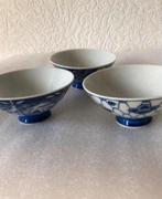 Schaaltje op voet x 3 - wt / blauw, Huis en Inrichting, Keuken | Servies, Ophalen of Verzenden, Overige stijlen, Porselein, Schaal of Schalen