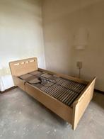 Electrisch verstelbaar senioren bed op wielen, Huis en Inrichting, Slaapkamer | Complete slaapkamers, Ophalen, Zo goed als nieuw