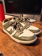 Nike olive dunks, Ophalen of Verzenden, Zo goed als nieuw, Overige kleuren