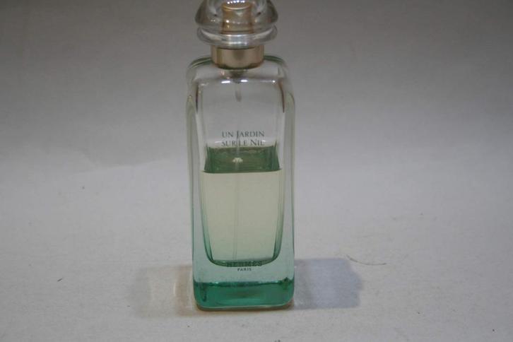 Hermès un jardin sur le Nil rest 50 van 100 ml EdT origineel, Sieraden, Tassen en Uiterlijk, Uiterlijk | Parfum, Gebruikt, Verzenden