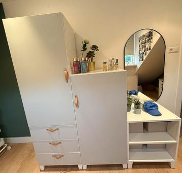 Te koop in nieuwstaat verkerende kledingkast Ikea Skataval beschikbaar voor biedingen