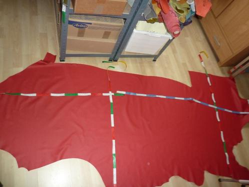 Groot rood rest soepel echt leer A kwaliteit, Hobby en Vrije tijd, Stoffen en Lappen, Nieuw, Leer of Kunstleer, 30 tot 120 cm