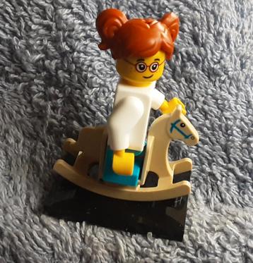 Lego mini figuurtje 2023 beschikbaar voor biedingen