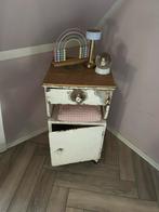 Leuk oud ziekenhuis nachtkastje, Huis en Inrichting, Ophalen of Verzenden, Gebruikt, Hout, Minder dan 45 cm