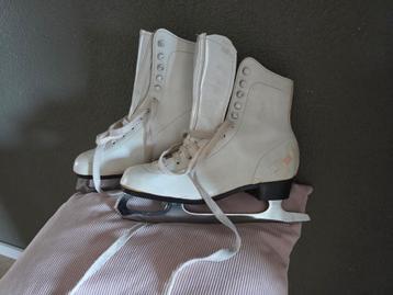Schaatsen maat 41 beschikbaar voor biedingen
