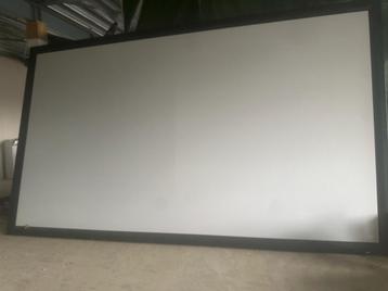 Groot Projectiescherm - iVISIONS beschikbaar voor biedingen