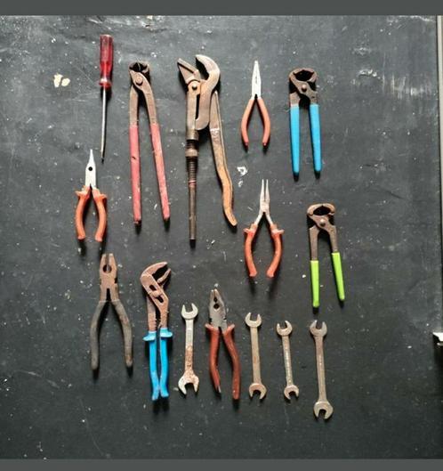 Gereedschap,roestig,tangen,schroevendraaiers,hamer, Doe-het-zelf en Verbouw, Gereedschap | Handgereedschap, Gebruikt, Ophalen of Verzenden