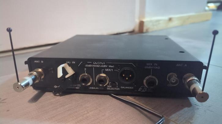 toa dual diversity receiver met 2 tuners geballanceerd, Muziek en Instrumenten, Microfoons, Gebruikt, Overige typen, Draadloos