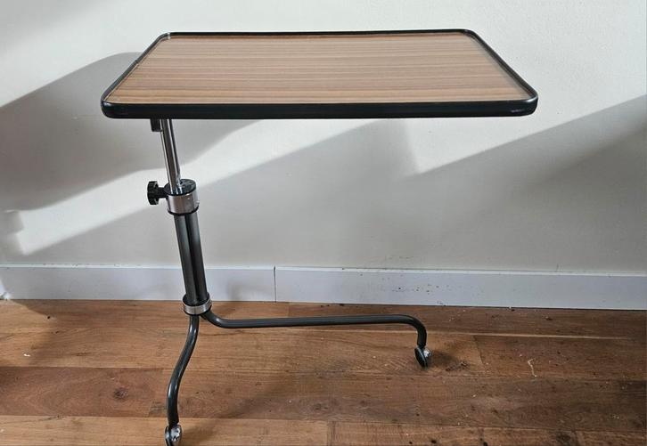 Opklapbaar en verstelbaar bijzettafel, butler tray, laptop, Huis en Inrichting, Tafels | Bijzettafels, Gebruikt, Rechthoekig, 60 cm of meer
