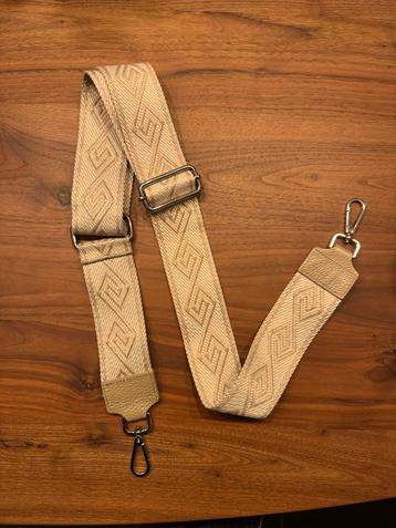 Tasriem - Beige met geometrisch patroon beschikbaar voor biedingen