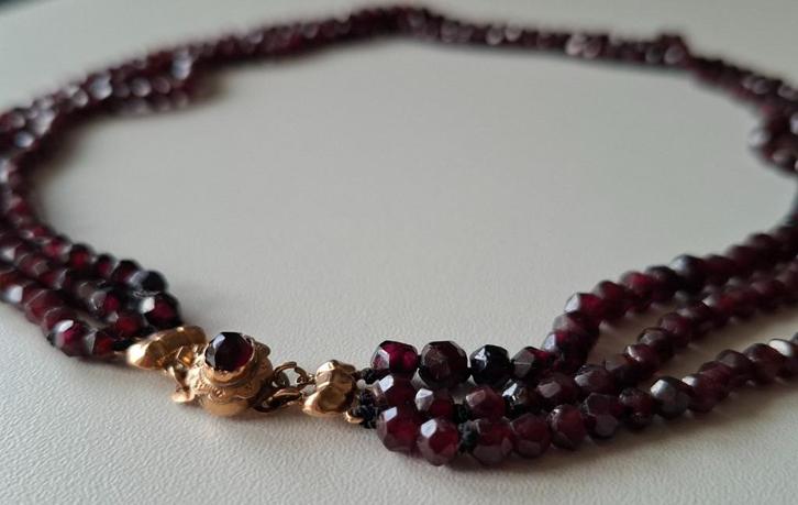 Granaten ketting met gouden slot, Sieraden, Tassen en Uiterlijk, Antieke sieraden, Ketting, Goud, Ophalen of Verzenden