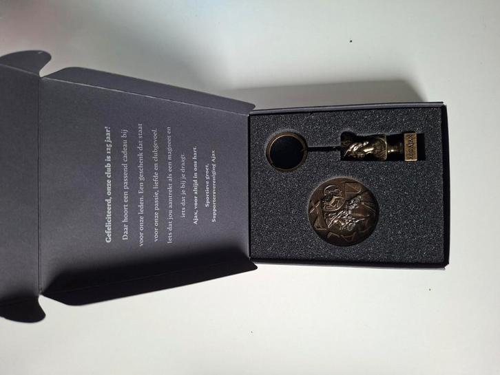 Ajax 125 jaar jubileum munt, Postzegels en Munten, Munten | Nederland, Setje, Overige waardes, Goud, Ophalen of Verzenden