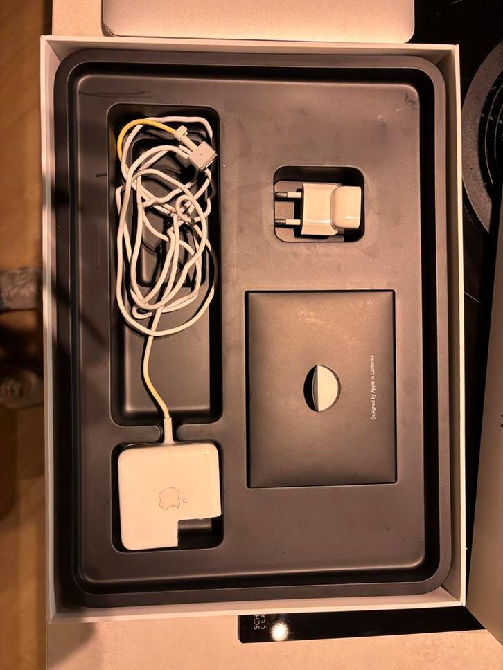 Apple MacBook Air defect scherm, Computers en Software, Windows Laptops, Zo goed als nieuw, 13 inch, SSD, Minder dan 2 Ghz, 8 GB