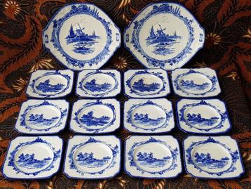 Mooi oud Engelse 14 delig gebakservies van Royal Doulton. beschikbaar voor biedingen