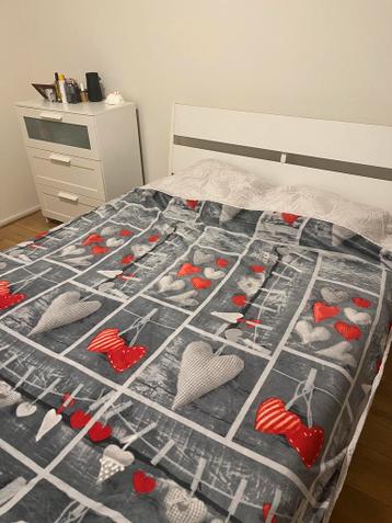 IKEA bedframe + optioneel matras, zeer goede staat - afbeelding 2