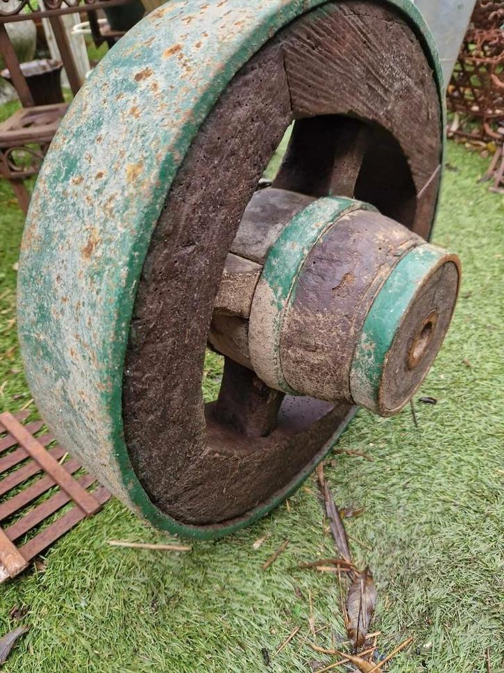 2 antieke houten wielen voor decoratie (brocante), Antiek en Kunst, Curiosa en Brocante, Ophalen