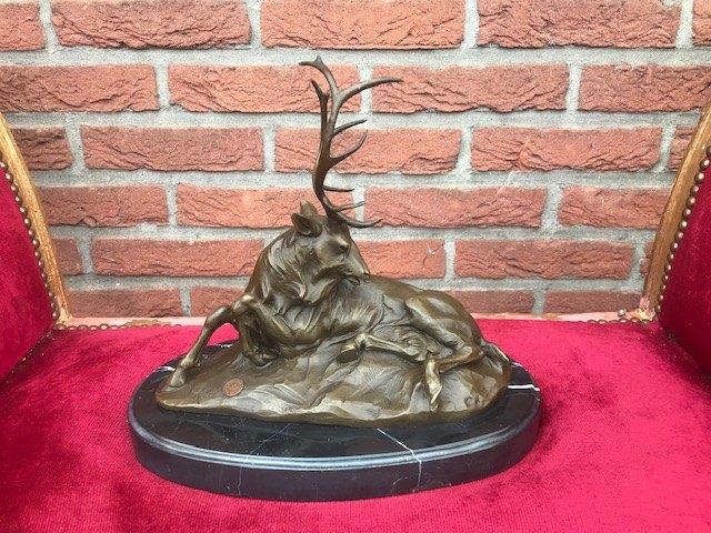 levensecht bronzen topbeeld, RUSTEND EDELHERT, Ophalen of Verzenden