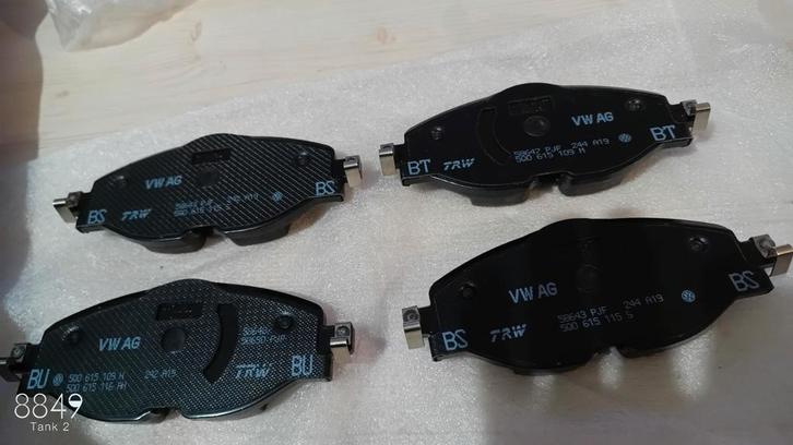 Brand New VW AG Original Brake pads front, Auto-onderdelen, Remmen en Aandrijving, Volkswagen, Nieuw, Ophalen