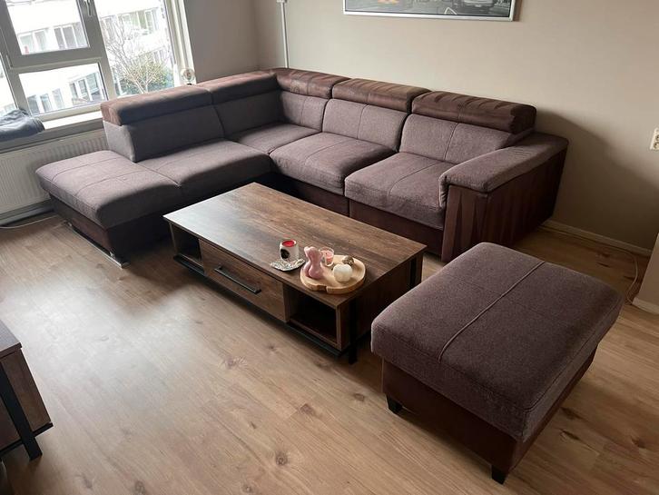 Hoekbank met losse poef, Huis en Inrichting, Banken | Bankstellen, Gebruikt, Hoekbank, Vierpersoons of meer, 250 tot 300 cm, 75 tot 100 cm