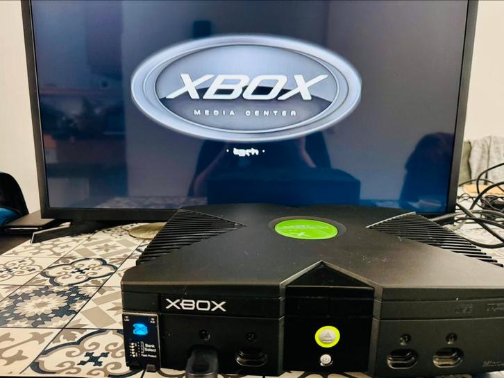 Gemodde XBMC Xbox original, Spelcomputers en Games, Spelcomputers | Xbox Original, Gebruikt, Met 1 controller, Ophalen of Verzenden