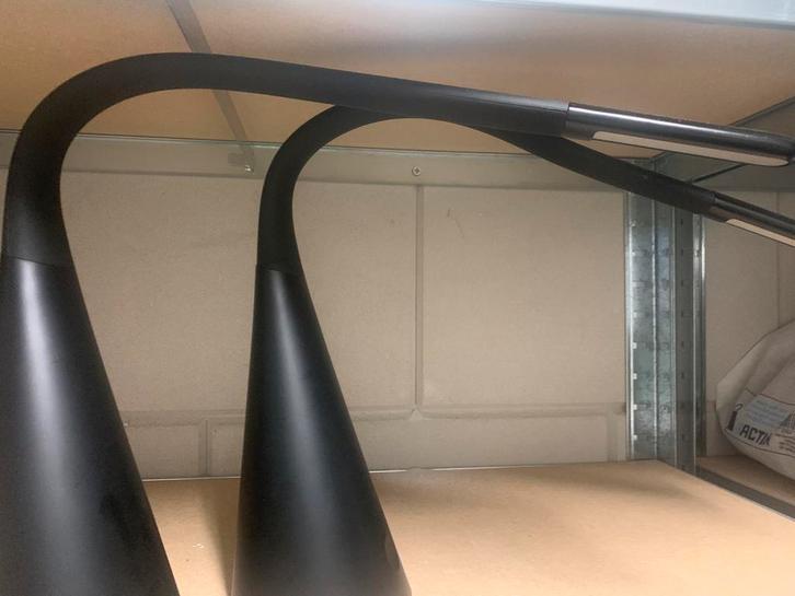 2 super moderne led lampen……., Huis en Inrichting, Lampen | Tafellampen, Zo goed als nieuw, Minder dan 50 cm, Kunststof, Ophalen of Verzenden