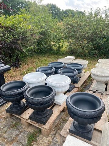 Pinksteractie: Italiaanse betonnen bloempotten nu voor €50

 beschikbaar voor biedingen