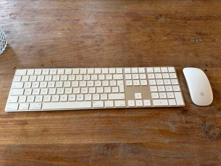 Apple Magic Keyboard Numeriek + Mouse 2 | NIEUWSTAAT, Computers en Software, Toetsenborden, Zo goed als nieuw, Numeriek, Draadloos