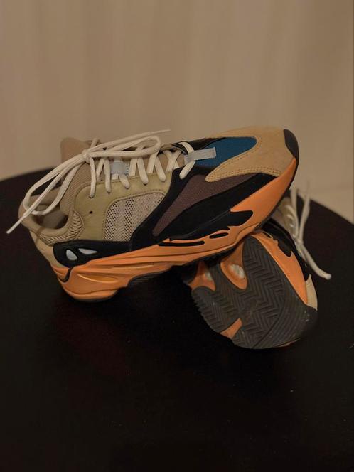 Yeezy 700 v2 Enflame Amber (42 2/3 / US9), Kleding | Heren, Schoenen, Zo goed als nieuw, Sneakers of Gympen, Ophalen of Verzenden