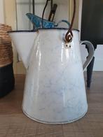 Zeer grote antieke Wit / blauw gemêleerde schenkkan €35, Antiek en Kunst, Antiek | Emaille, Ophalen of Verzenden