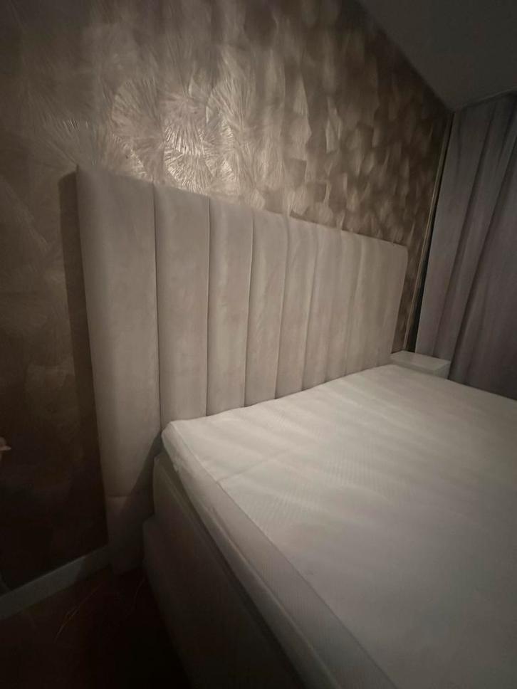 Swiss sense Royal Metropolis boxspring 180, Huis en Inrichting, Slaapkamer | Boxsprings, Zo goed als nieuw, 180 cm, Tweepersoons