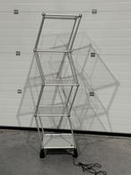 Design dansende kast, Ophalen