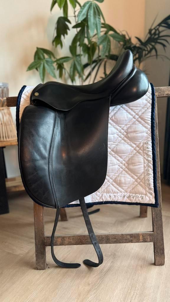 Hulsebos Dynamic 3 dressuurzadel, Dieren en Toebehoren, Paarden en Pony's | Zadels, Zo goed als nieuw, Dressuur, Ophalen of Verzenden