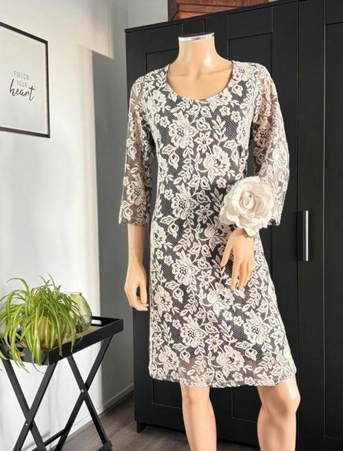 VILA kanten jurk zwart/wit maat XL, Kleding | Dames, Jurken, Zo goed als nieuw, Maat 42/44 (L), Zwart, Knielengte, Ophalen of Verzenden