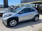 Toyota Aygo X 1.0 VVT-i S-CVT first|Cam|CC|LaneAssist, Auto's, Stof, Gebruikt, 4 stoelen, 3 cilinders