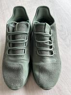 Groene Adidas Yeezy, Ophalen of Verzenden, Zo goed als nieuw, Sneakers of Gympen, Adidas