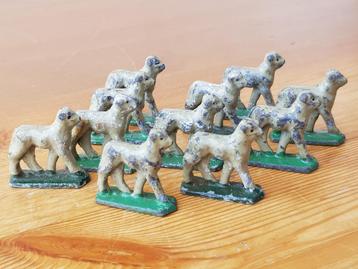 Elf schapen mooi antiek speelgoed uit Engeland van tin 1900. beschikbaar voor biedingen