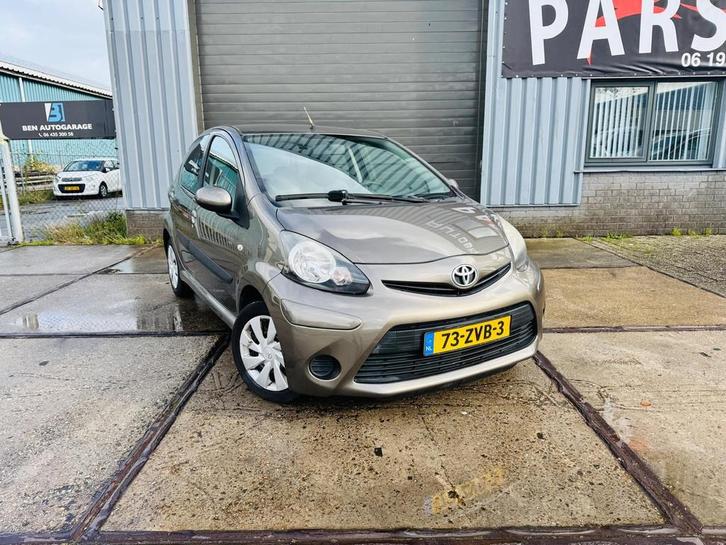 Toyota Aygo 1.0 VVT-i Comfort Airco Nieuw koppeling, Auto's, Toyota, Bedrijf, Te koop, Aygo, ABS, Airbags, Airconditioning, Centrale vergrendeling